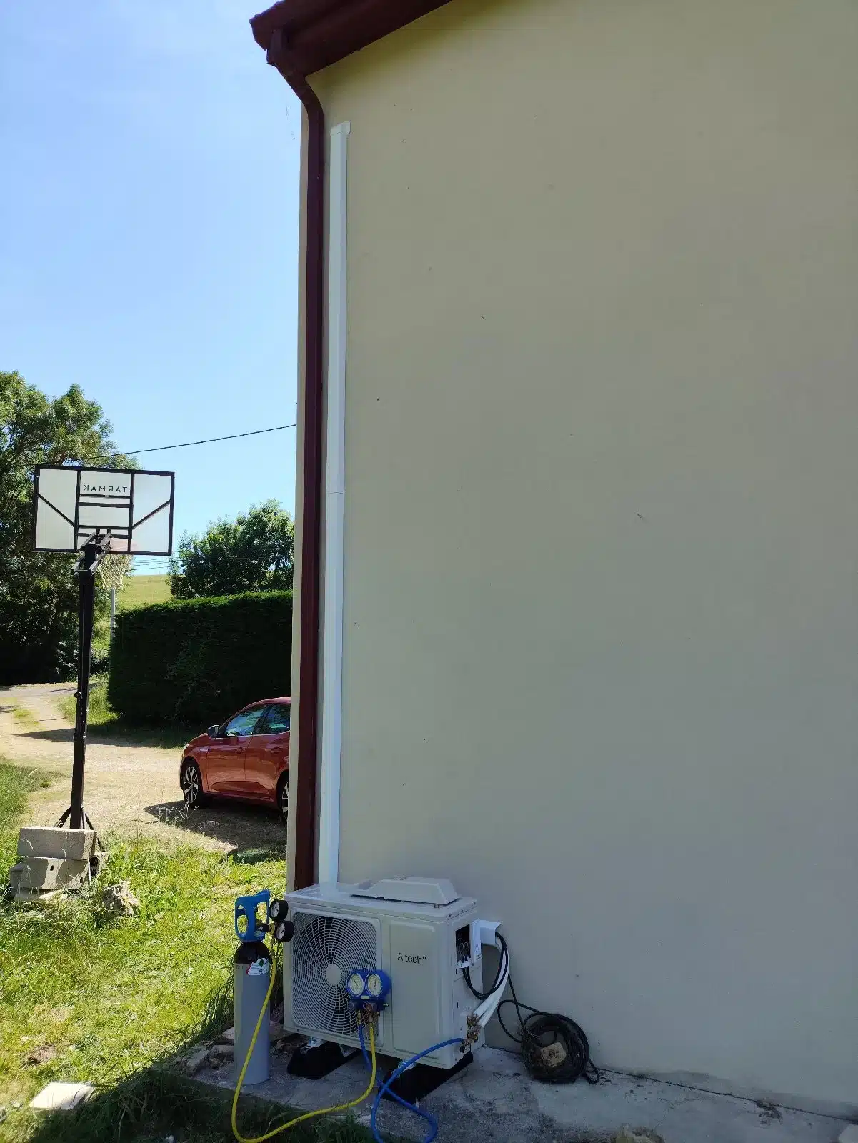 Installation clim Montgiscard, Lauragais : un salon sans goulotte